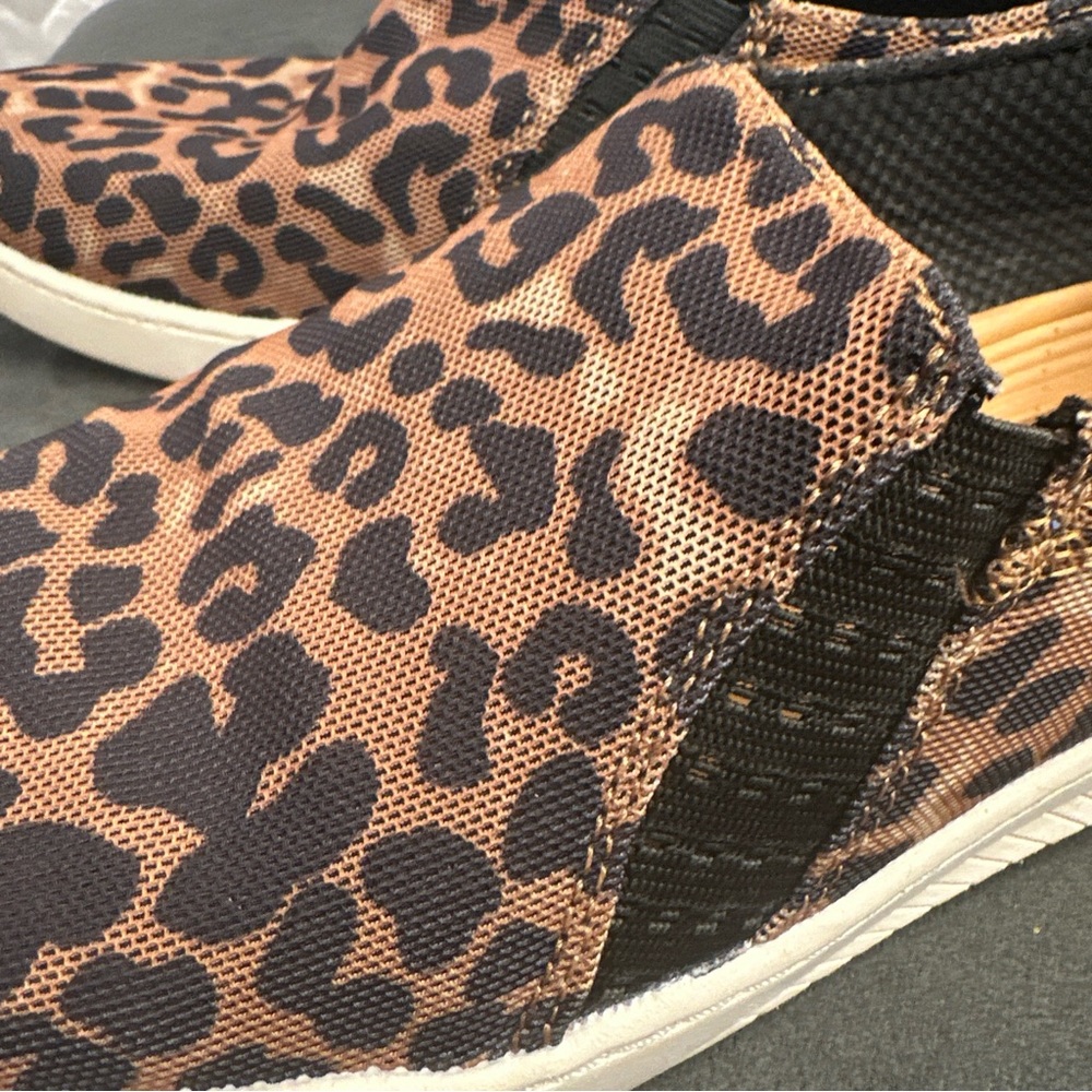 Size 7.5 - Bear Traps Yadier Slip-On Women’s Leopard Print - Picture 8 of 10